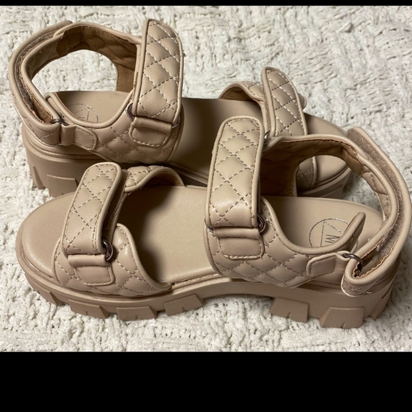 Nude sandals - Picture 5 of 8